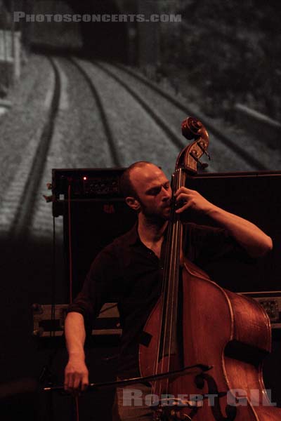 GODSPEED YOU! BLACK EMPEROR - 2011-01-14 - PARIS - Espace Charlie Parker - Grande Halle - 